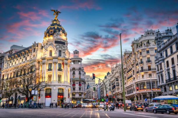 Moderno Apartamento En Pleno Centro Madrid Ngoại thất bức ảnh